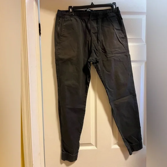 Skinny jogger hollister store